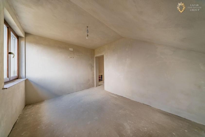 Casă individuală cu 3 camere cu Canalizare în Sânleani