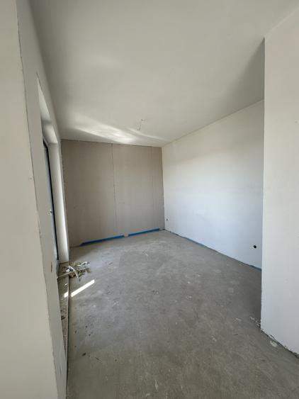 Apartament cu 2 camere semidecomandat în Între Lacuri