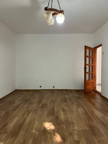 Apartament cu 3 camere decomandat în Micro 3
