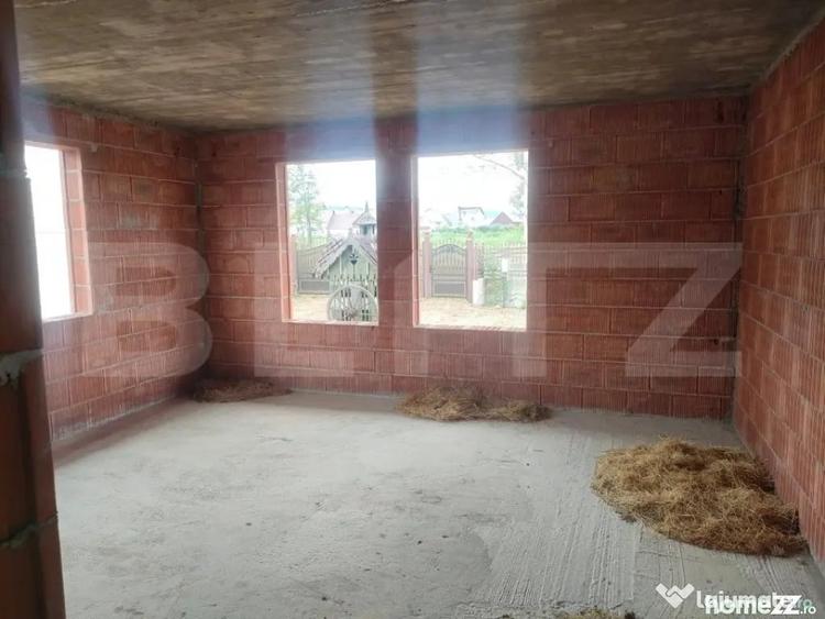 Casă cu 7 camere cu Teren 770 Mp în Marginea