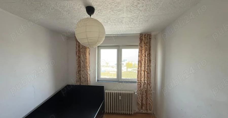 Apartament cu 3 camere semidecomandat, mobilat în Central