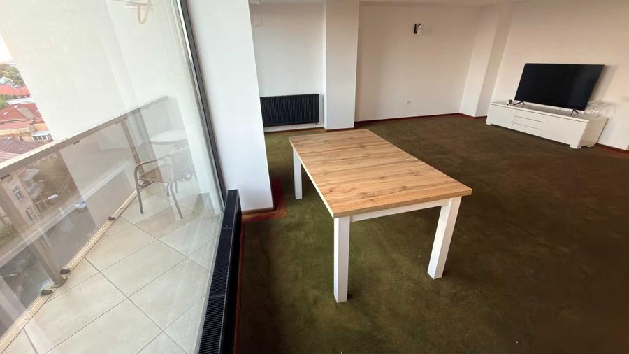 Apartament cu 4 camere decomandat în Ultracentral