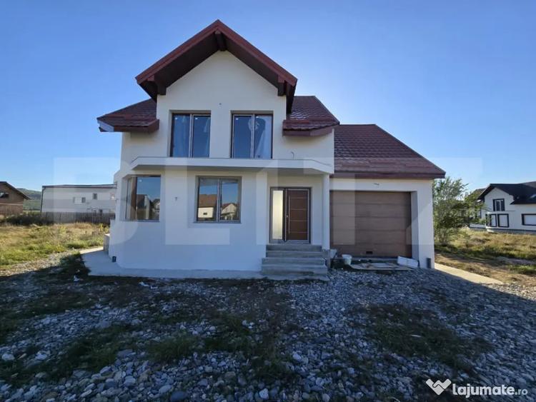 Casă cu 4 camere cu Teren 400 Mp în Central