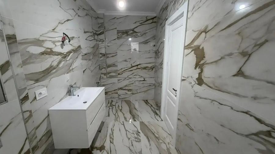 Apartament cu 3 camere decomandat în Băneasa