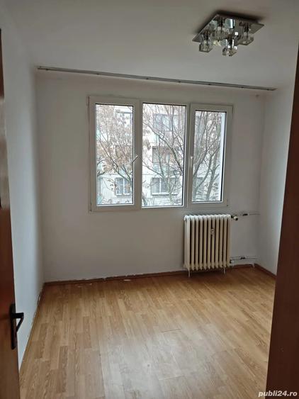 Apartament cu 3 camere semidecomandat, mobilat în Berceni