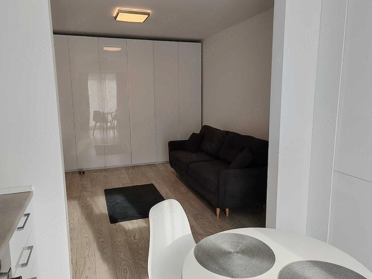 Apartament cu 2 camere decomandat în Titan