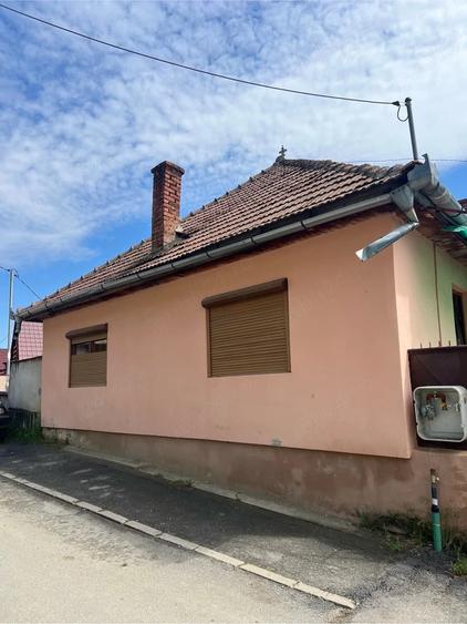Casă cu 2 camere cu Teren 259 Mp în Rășinari