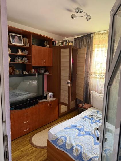 Apartament cu 2 camere semidecomandat în Florilor