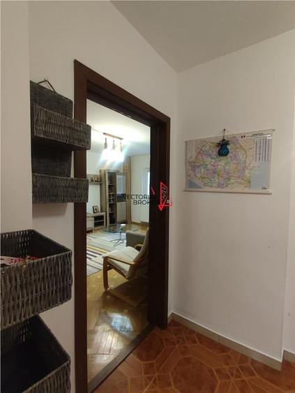 Apartament cu 3 camere decomandat, mobilat în Doamna Ghica