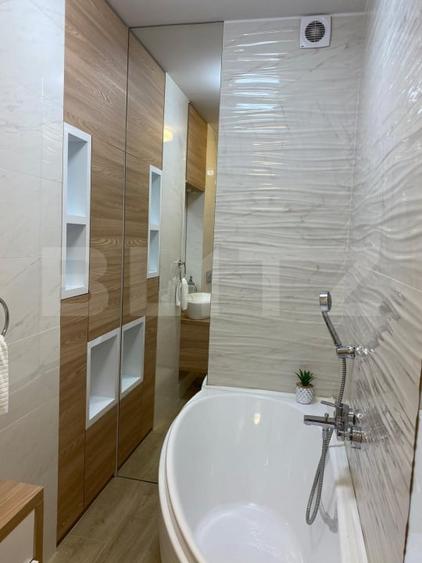 Apartament cu 4 camere semidecomandat, mobilat în Plopilor