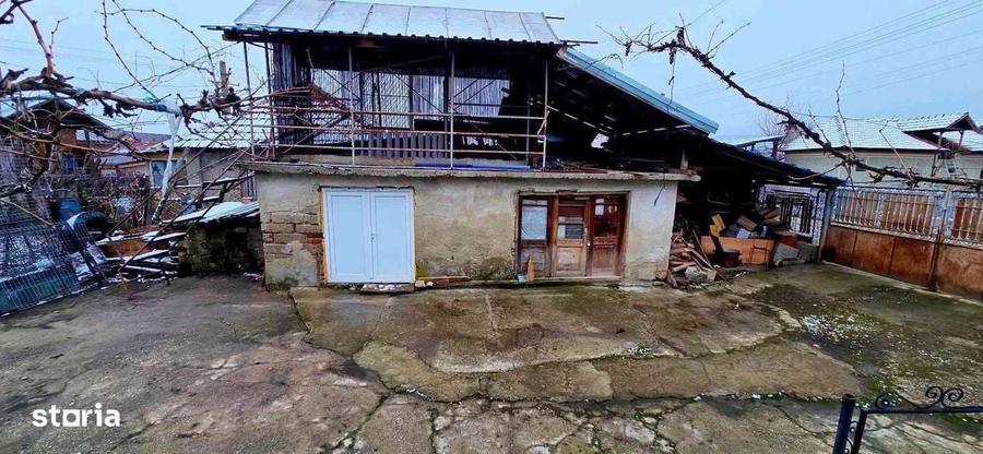 Casă cu 4 camere cu Teren 551 Mp în Orlești