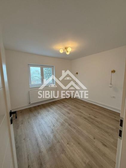 Apartament cu 3 camere decomandat în Ștrand