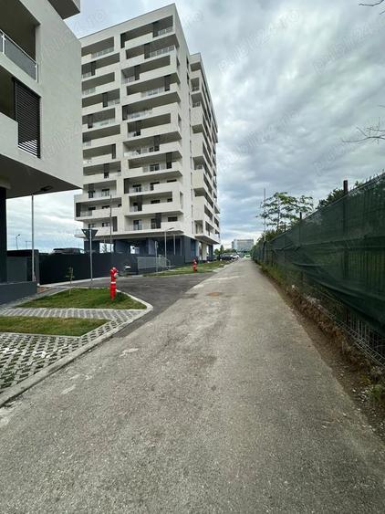 Apartament cu 5 camere semidecomandat în Fundeni
