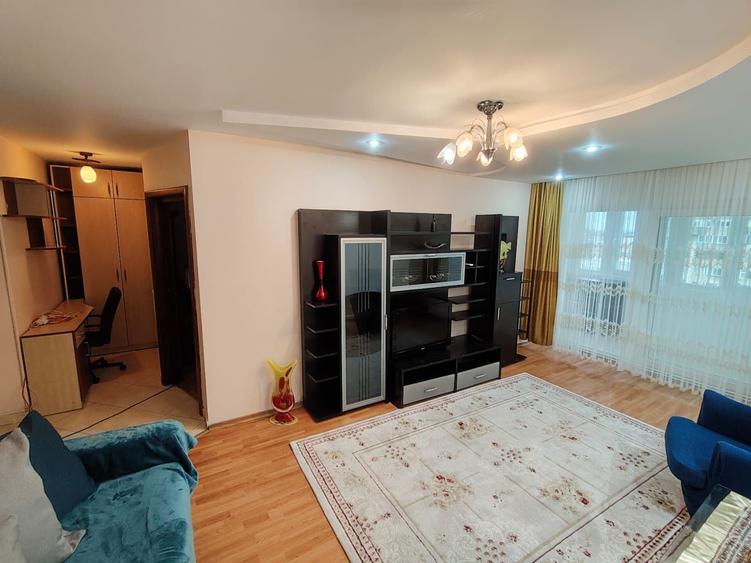 Apartament cu 2 camere decomandat în Nicolina