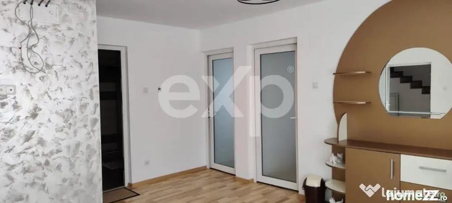 Casă cu 7 camere cu Teren 450 Mp în Central