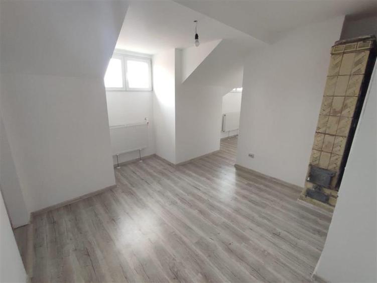 Apartament cu 2 camere semidecomandat în Polonă