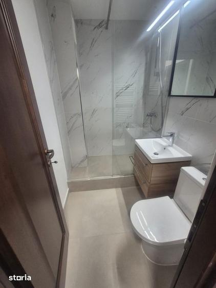 Apartament cu 4 camere decomandat, mobilat în Vitan