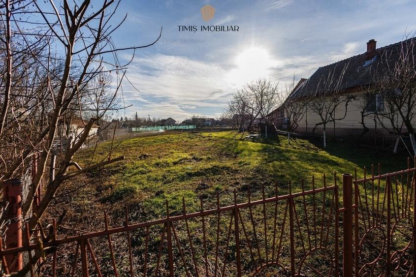 Teren Construcții intravilan de 1340 mp, în Remetea Mare