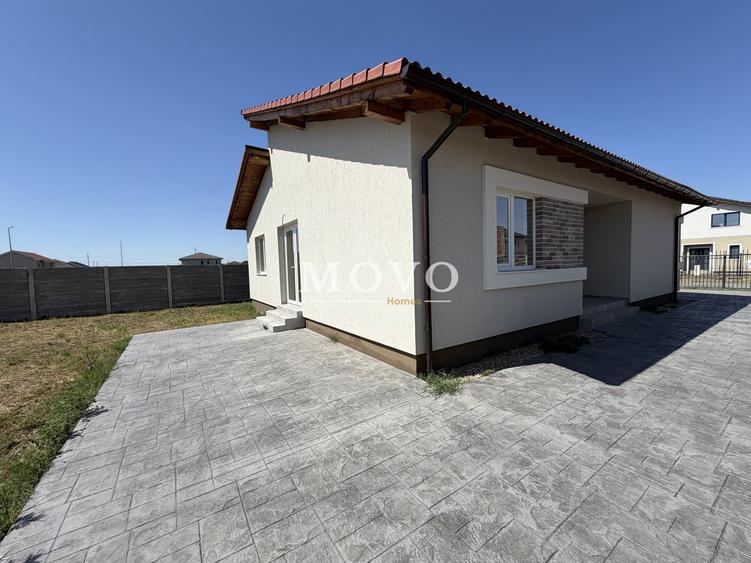 Casă individuală cu 4 camere cu Canalizare în Moșnița Nouă