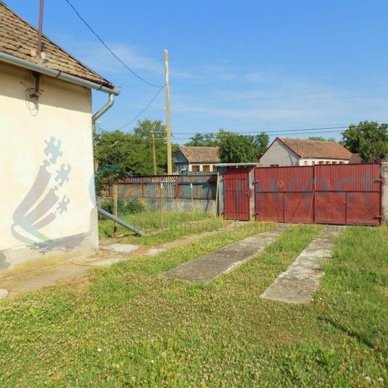 Casă individuală cu 3 camere cu Teren 4192 Mp în Bicaci