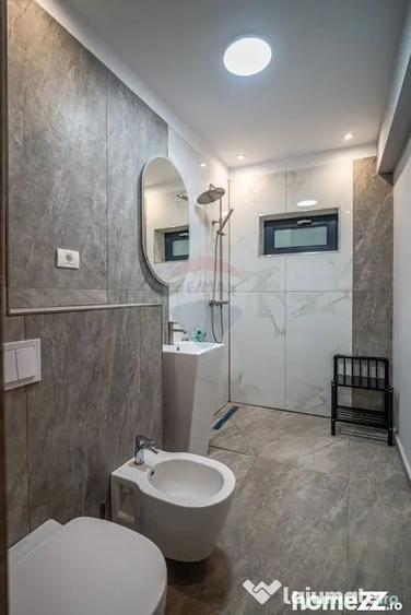 Casă cu 7 camere cu Teren 251 Mp în Sinaia