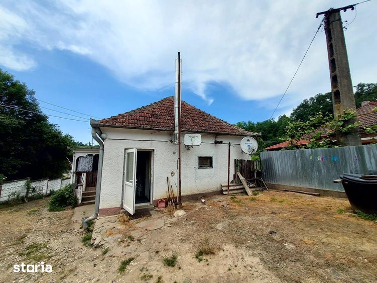 Casă cu 2 camere cu Teren 7000 Mp în Certeju de Sus