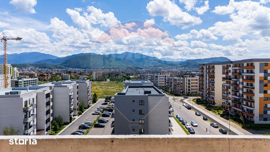 Apartament cu 4 camere în Tractorul