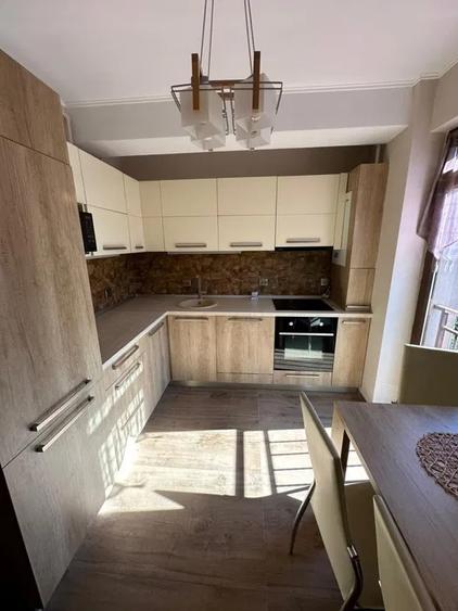 Apartament cu 3 camere decomandat, mobilat în Zorilor
