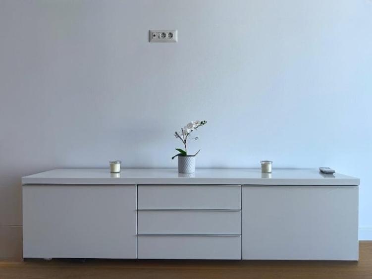 Apartament cu 3 camere semidecomandat, mobilat în Timpuri Noi