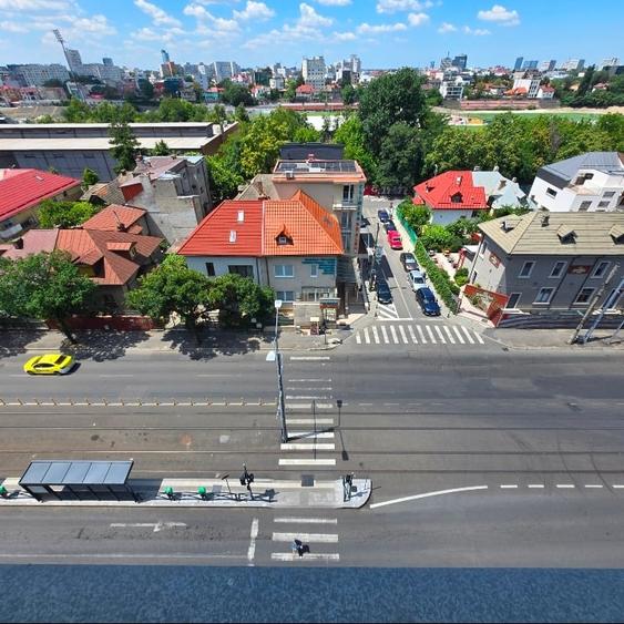 Apartament cu 3 camere decomandat în Barbu Văcărescu