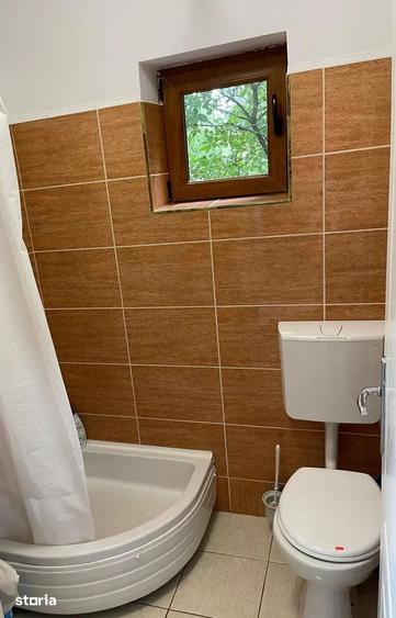 Casă cu 5 camere cu Teren 2000 Mp în Central