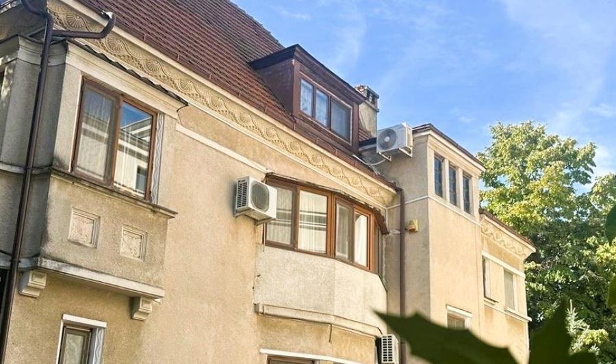 Casă cu 8 camere cu Teren 335 Mp în Dorobanți