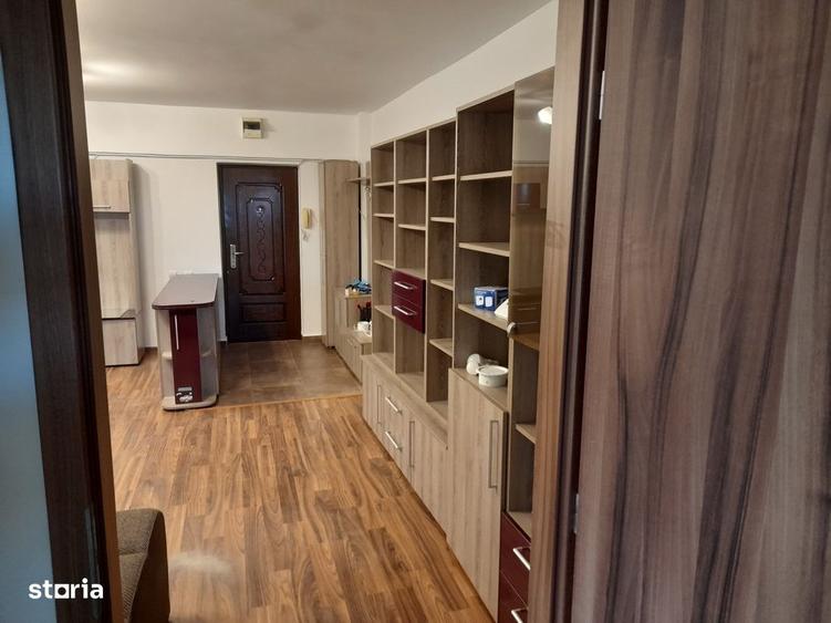 Apartament cu 2 camere în Micro 6