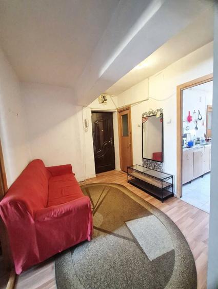 Apartament cu 3 camere decomandat în 1 Mai