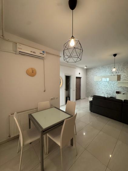 Apartament cu 2 camere semidecomandat în Centru Civic
