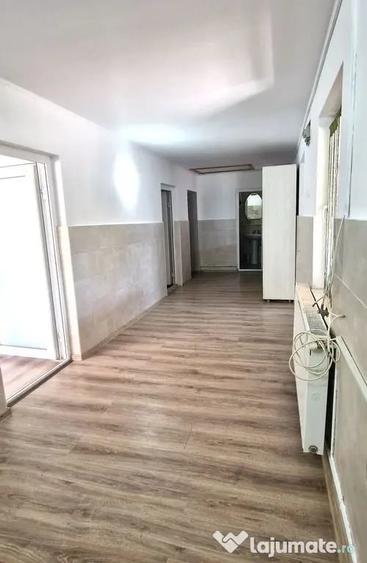 Casă cu 3 camere cu Teren 2100 Mp în Tuzla