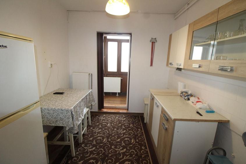 Apartament cu 2 camere decomandat în 9 Mai
