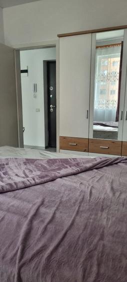 Apartament cu 2 camere semidecomandat în Roșu
