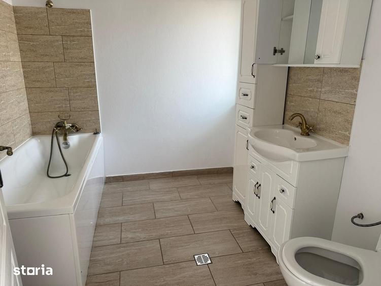 Casă cu 4 camere cu Teren 250 Mp în Ulmi