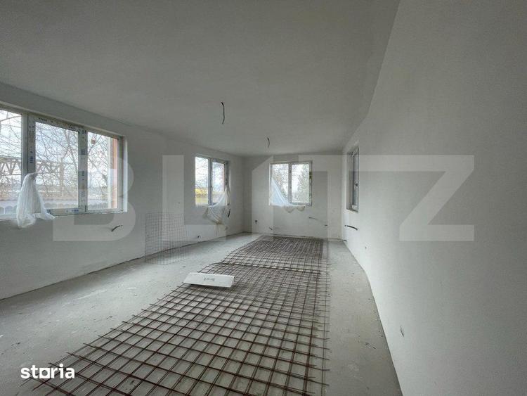Casă cu 8 camere cu Teren 800 Mp în Podari