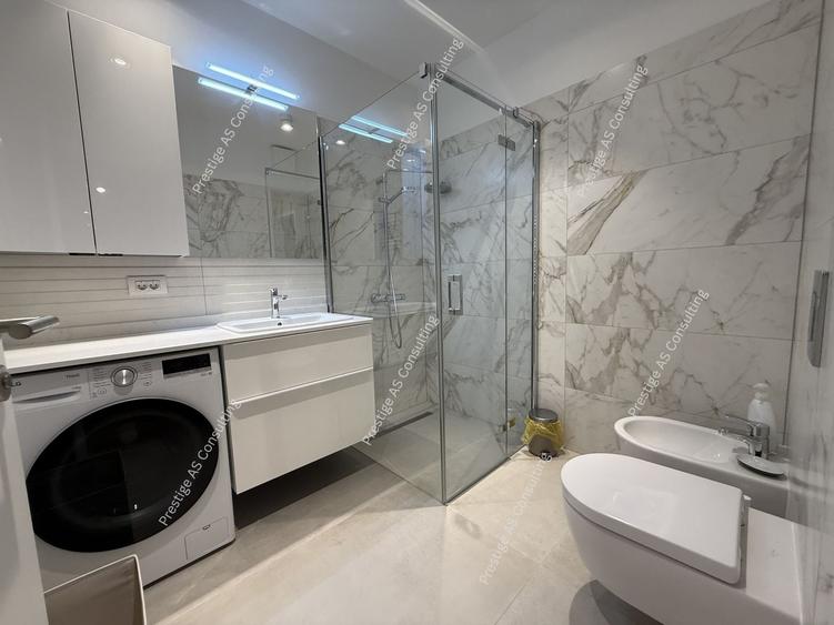 Apartament cu 3 camere semidecomandat, mobilat în Take Ionescu