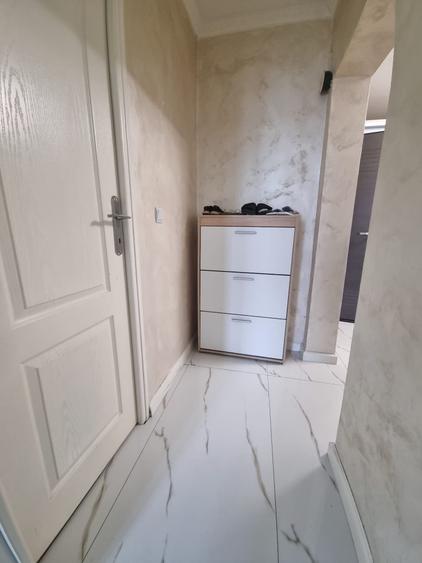 Apartament cu 3 camere decomandat în Dristor