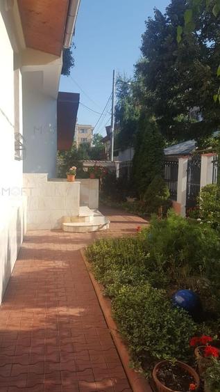 Casă individuală cu 12 camere cu Canalizare în Aviației