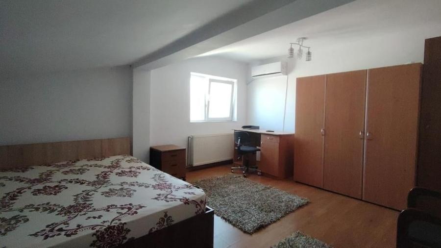 Apartament cu 4 camere în Parcul Carol
