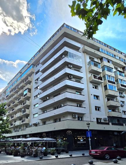 Apartament cu 4 camere decomandat în Universitate