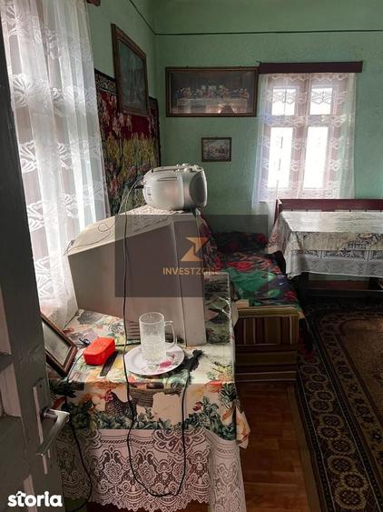 Casă cu 4 camere cu Teren 2328 Mp în Vadu Crișului