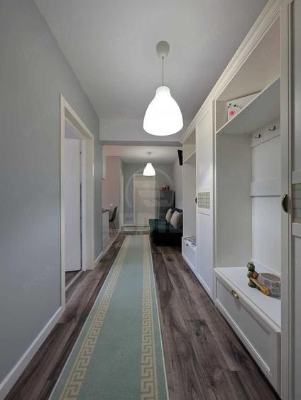 Apartament cu 3 camere semidecomandat în Florești