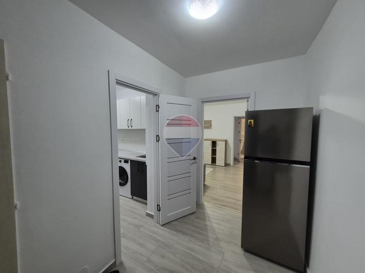 Apartament cu 3 camere semidecomandat, mobilat în Sălaj