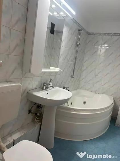 Apartament cu 4 camere decomandat în Timpuri Noi