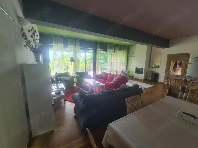 Casă cu 6 camere cu Teren 6600 Mp în Cornu